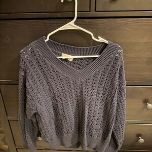 Universal Thread Women's V-Neck Sweater in Deep Blue